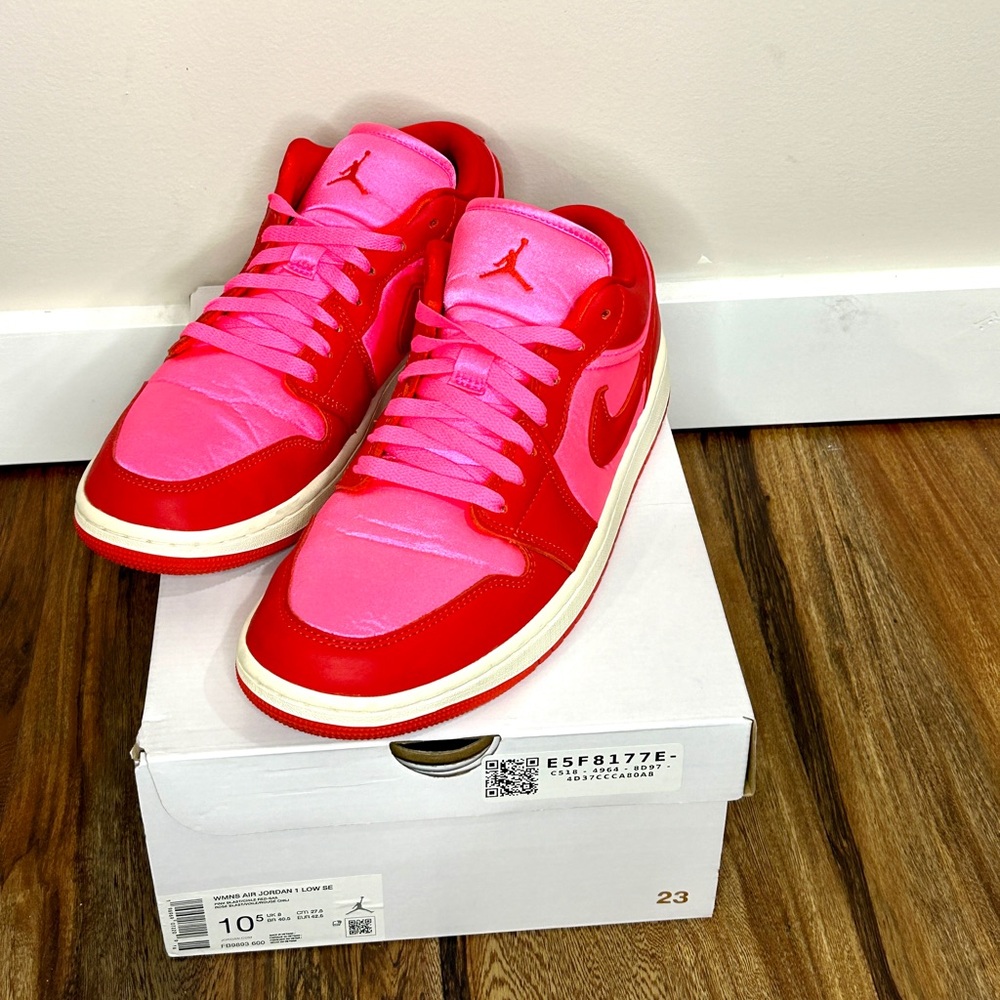 Air Jordan, women’s size 10.5